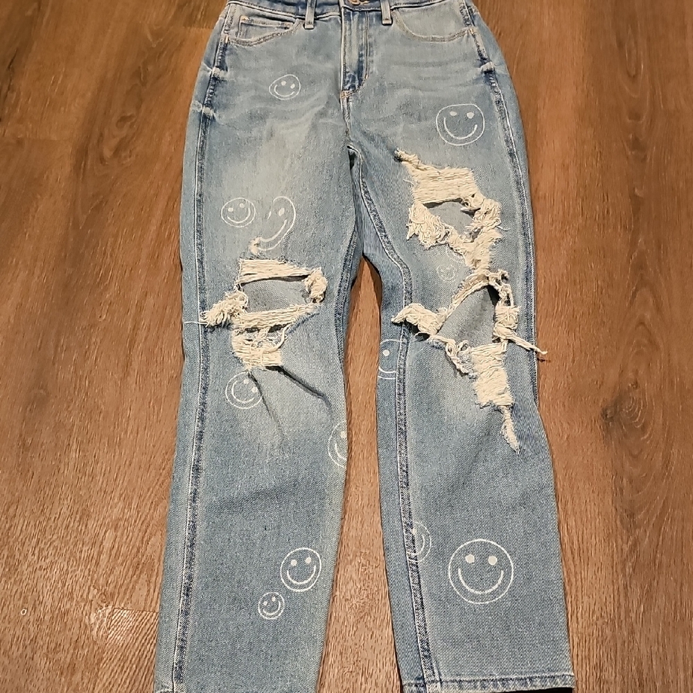 Hollister Smiley Face Distressed Women Jean Waist 23 Length 27 High Rise Stretch